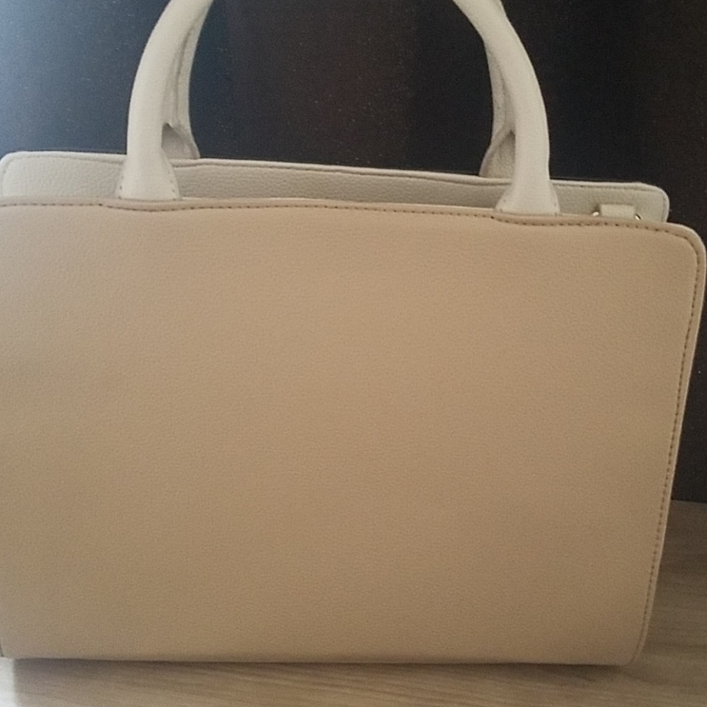 Guess Handbag - Picture 3 of 5